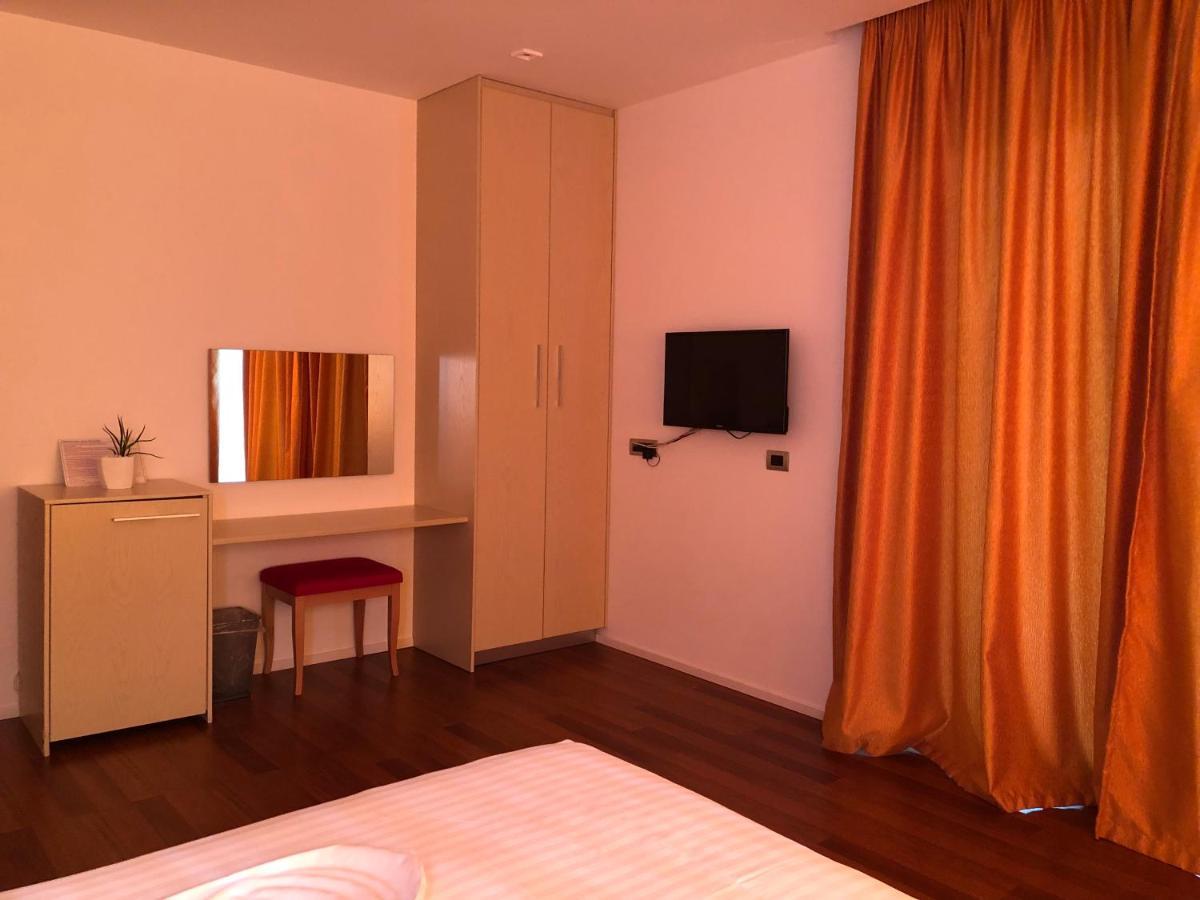 Nemesis Hotel Sarandë Eksteriør bilde