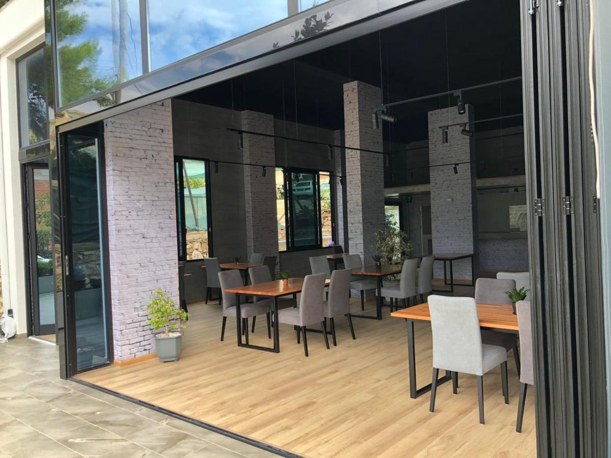 Nemesis Hotel Sarandë Eksteriør bilde