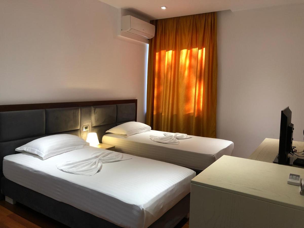 Nemesis Hotel Sarandë Eksteriør bilde