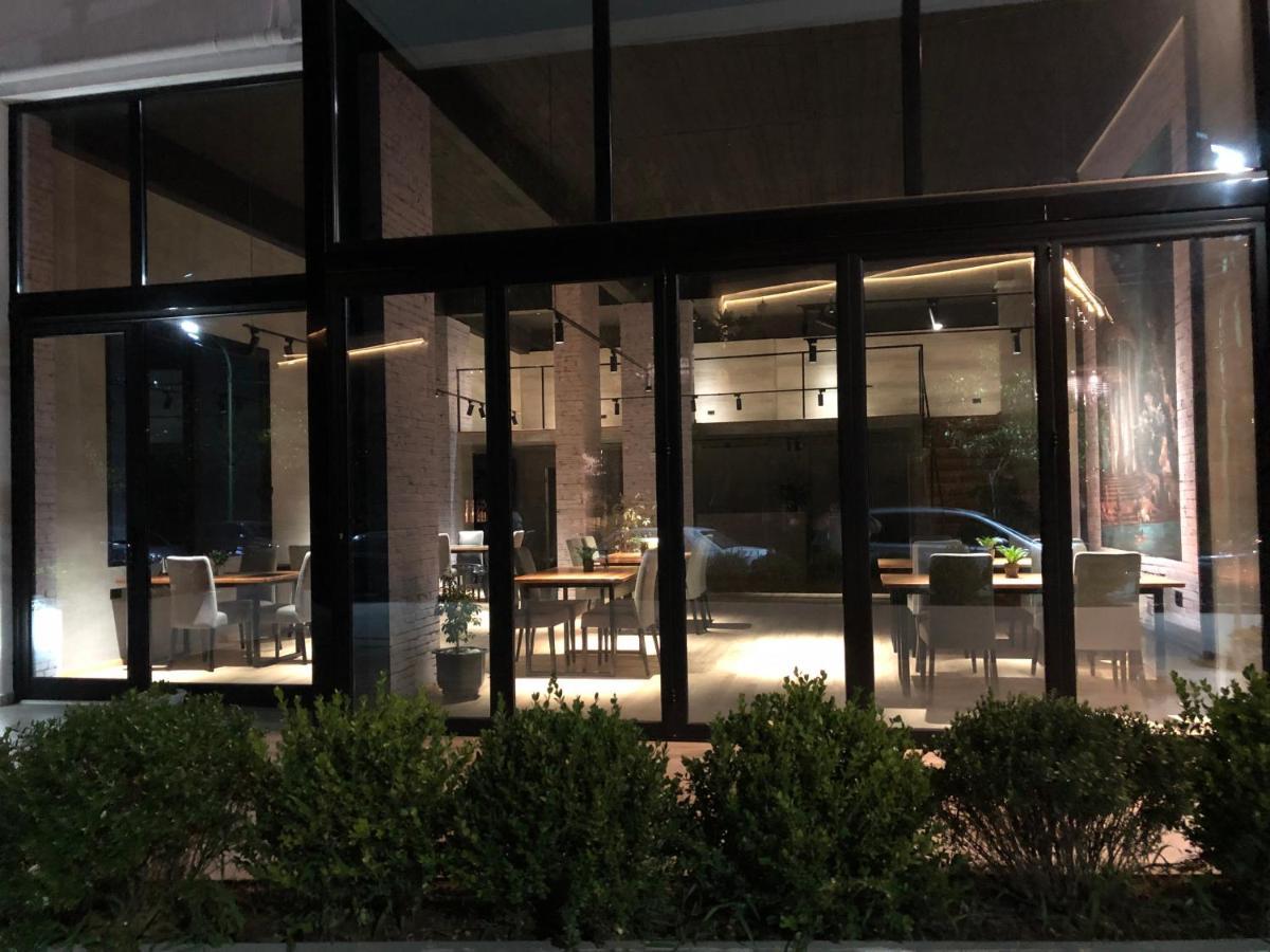 Nemesis Hotel Sarandë Eksteriør bilde
