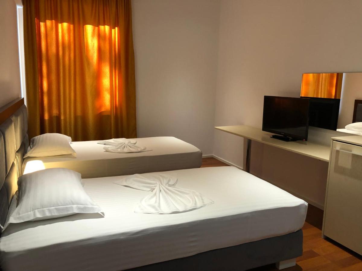 Nemesis Hotel Sarandë Eksteriør bilde