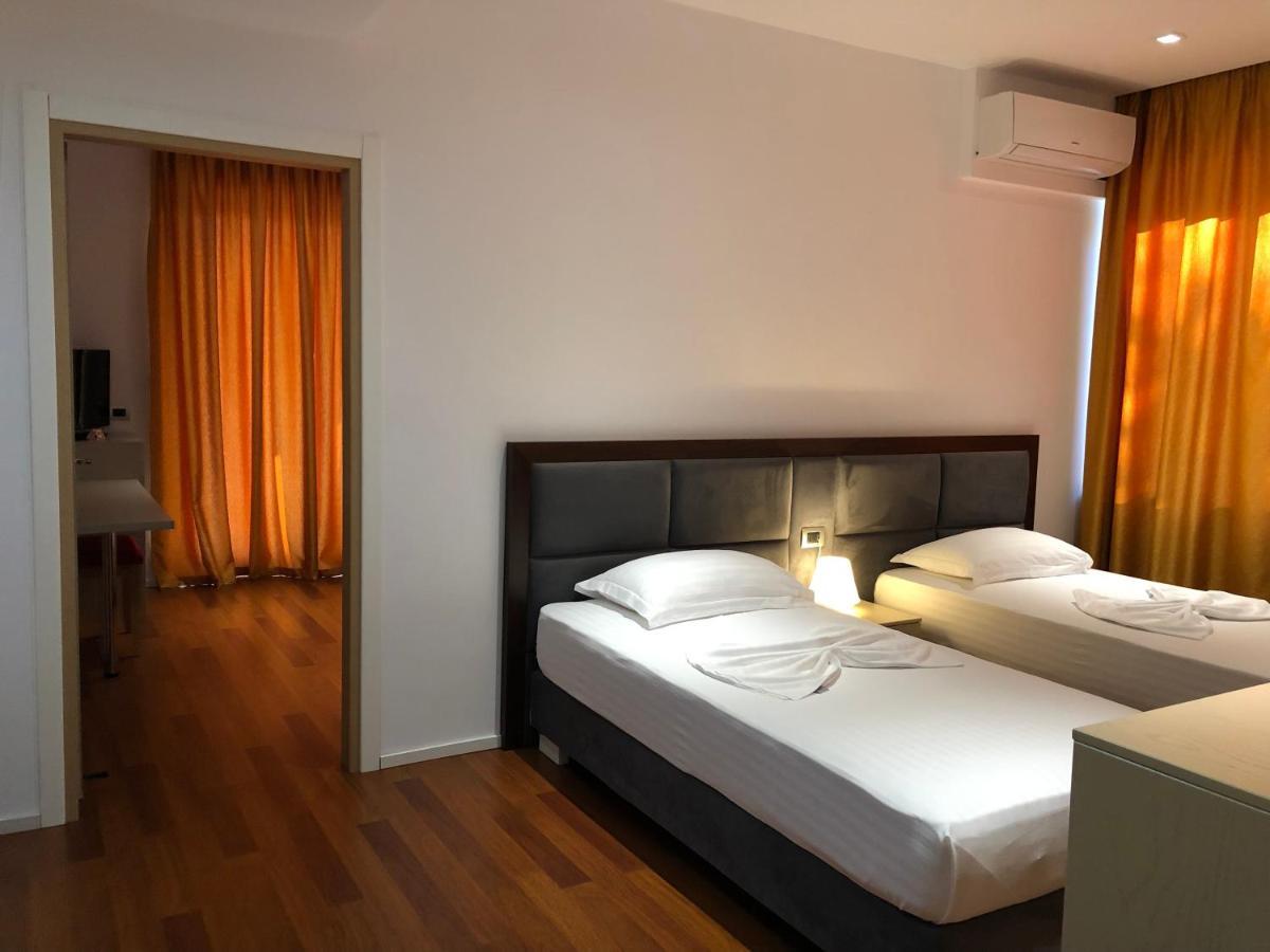 Nemesis Hotel Sarandë Eksteriør bilde
