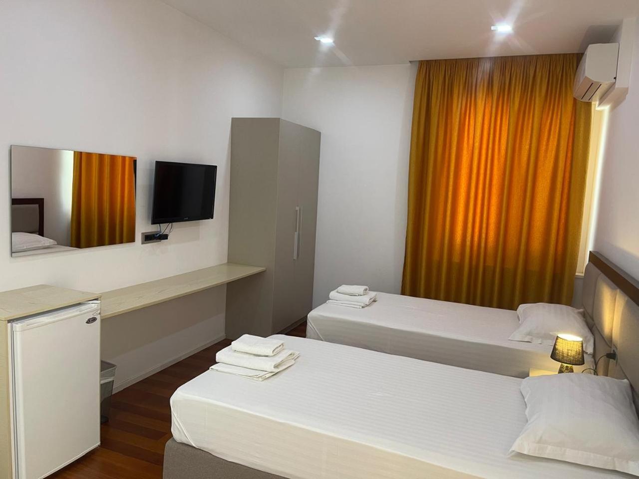 Nemesis Hotel Sarandë Eksteriør bilde