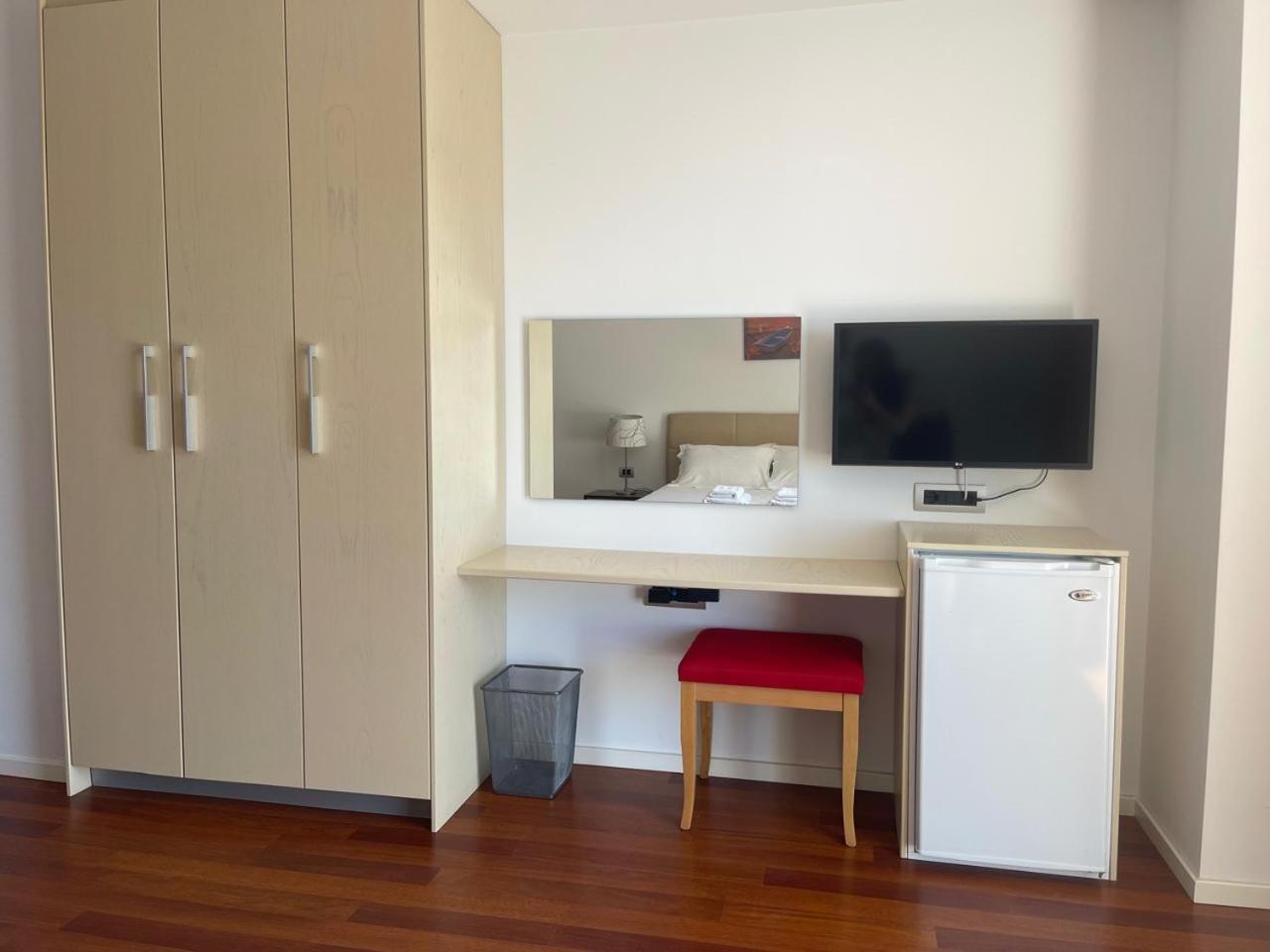 Nemesis Hotel Sarandë Eksteriør bilde