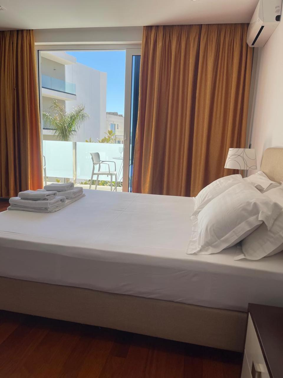 Nemesis Hotel Sarandë Eksteriør bilde