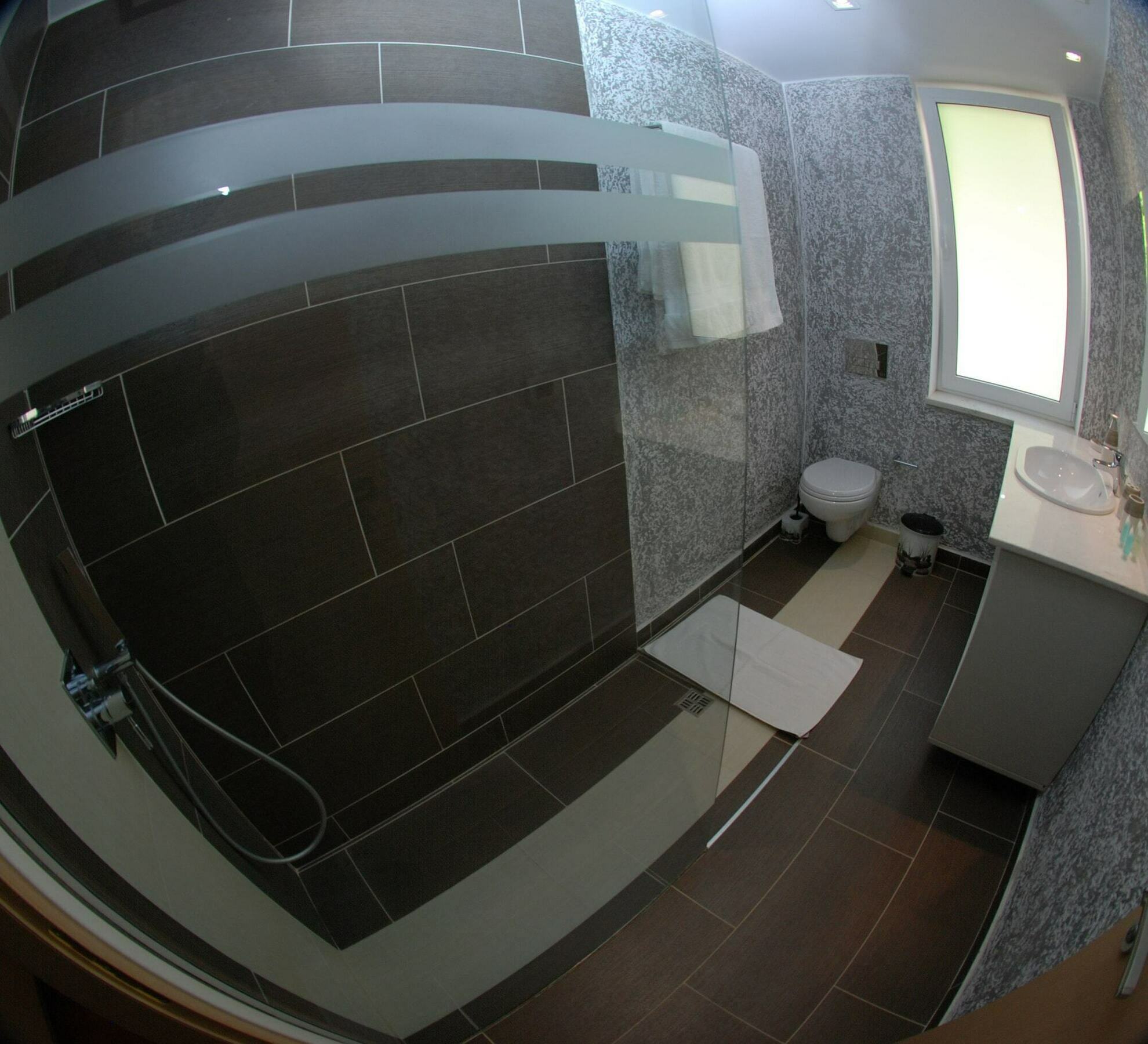 Nemesis Hotel Sarandë Eksteriør bilde