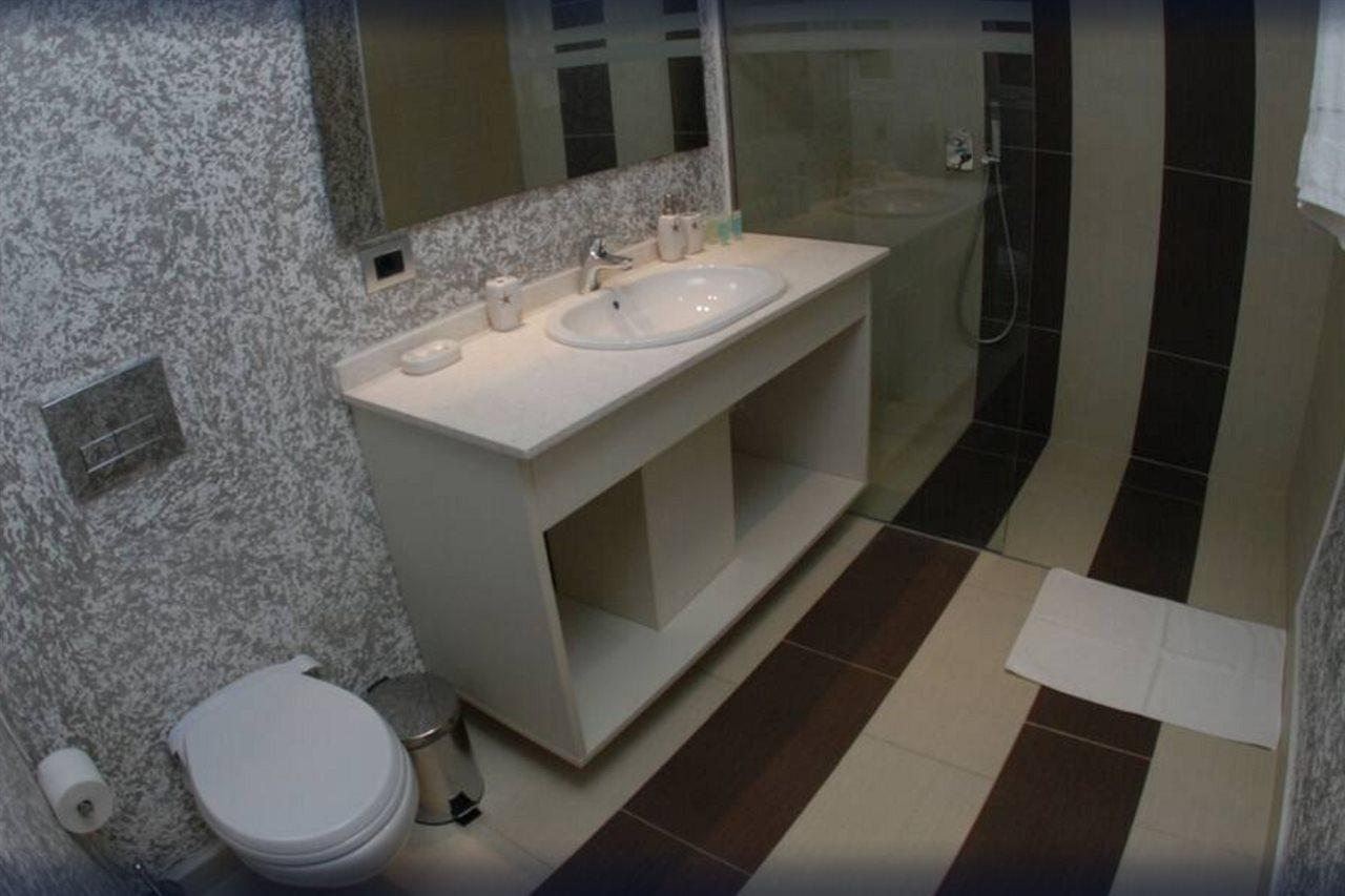 Nemesis Hotel Sarandë Eksteriør bilde