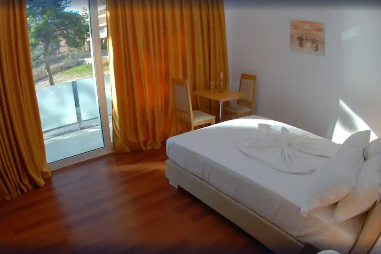 Nemesis Hotel Sarandë Eksteriør bilde