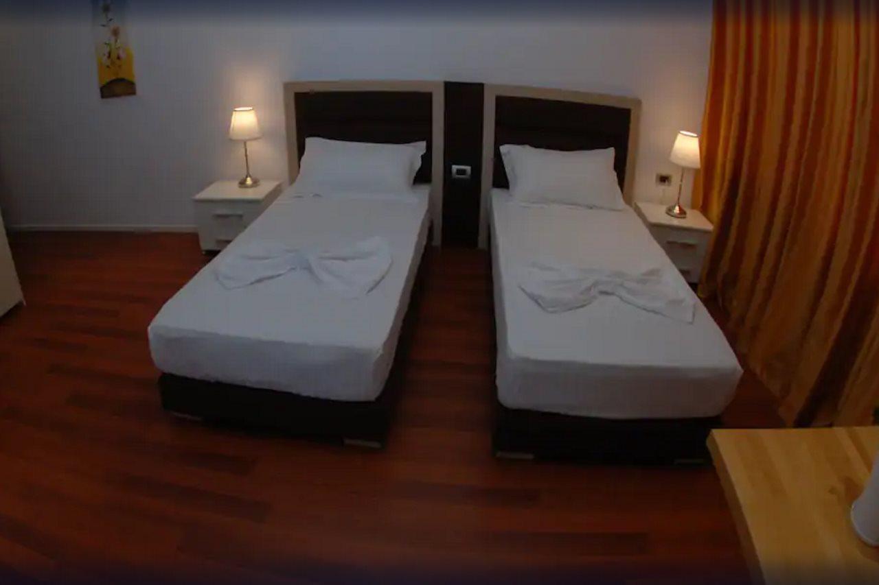 Nemesis Hotel Sarandë Eksteriør bilde